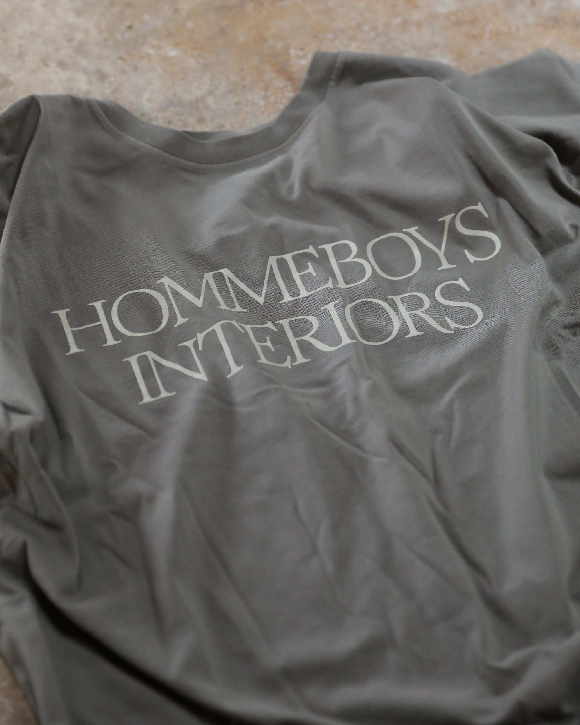 hommeboys t shirt in dust closeup detail