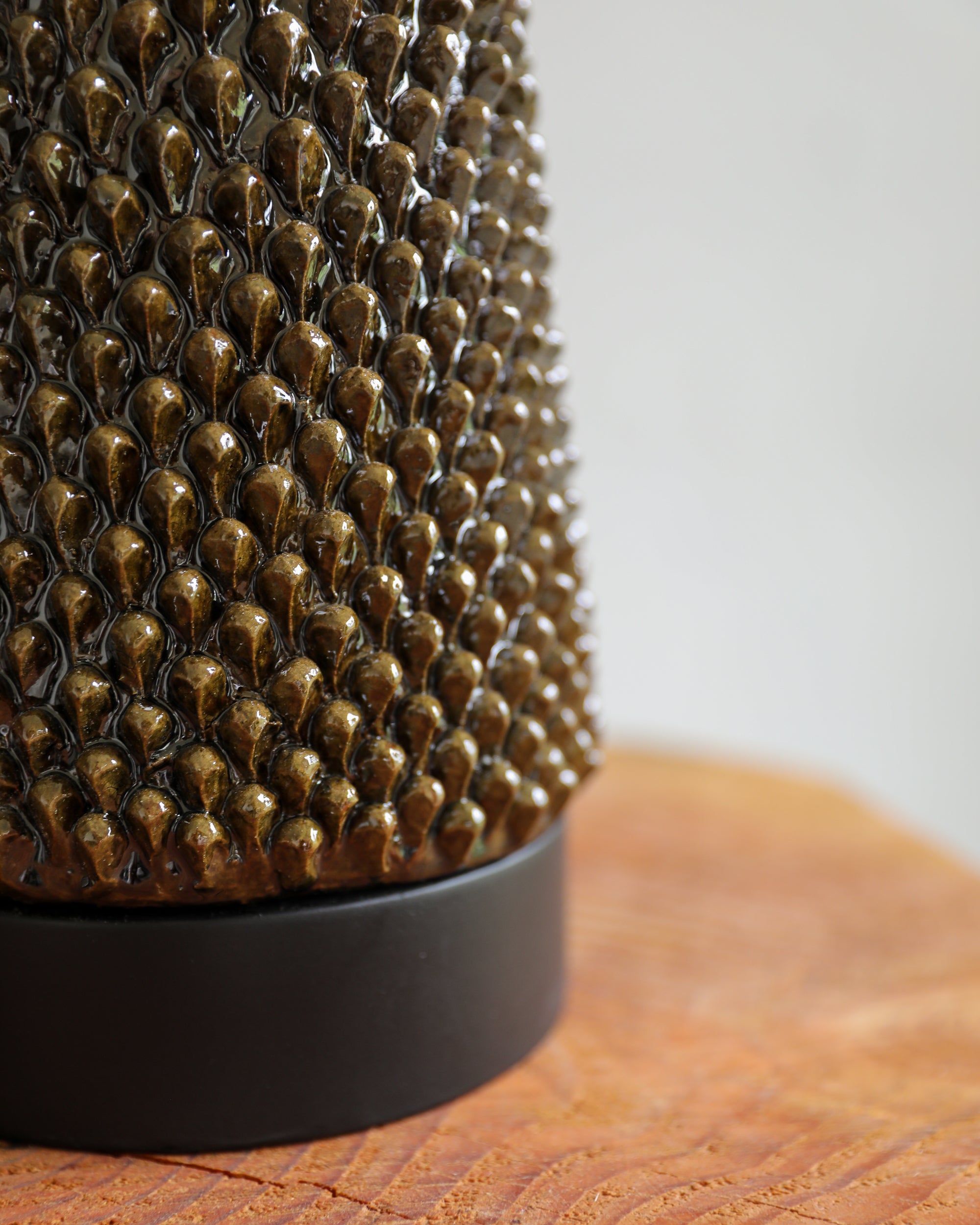 marva studio Verde Estela Lamp closeup base detail
