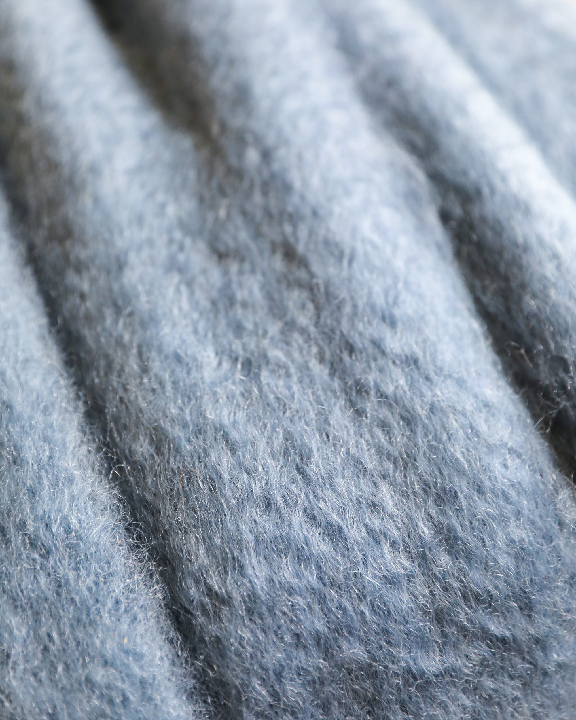 Mantas Ezcaray mer blue mohair blanket fabric detail