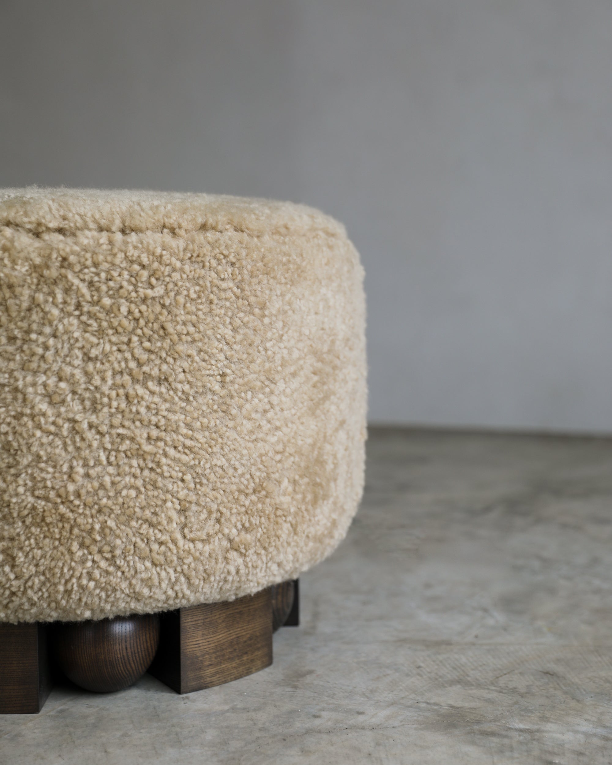 haus of hommeboys bishop pouf sheepskin shearling