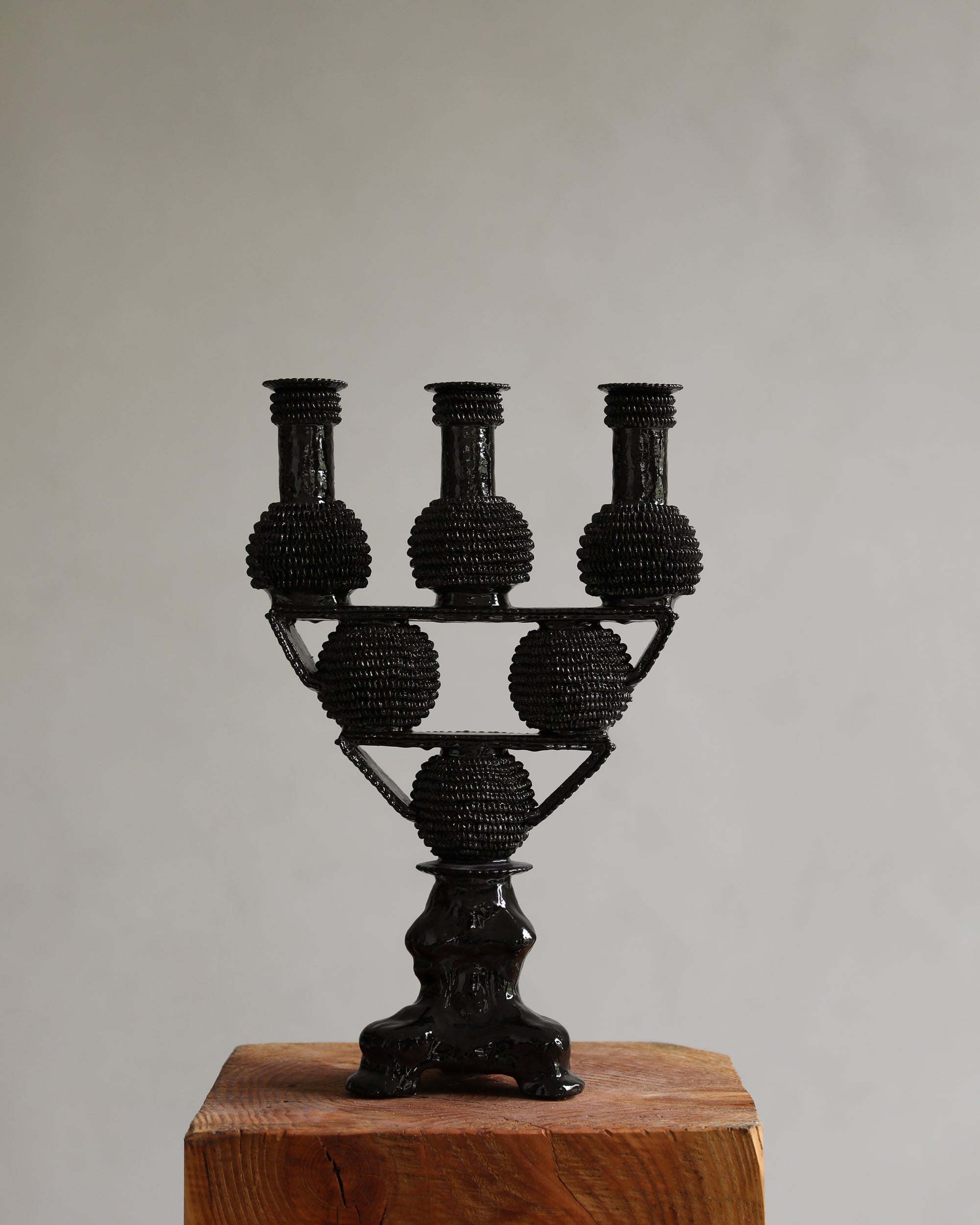 marva Candelabro Chemita Mediano in black glaze