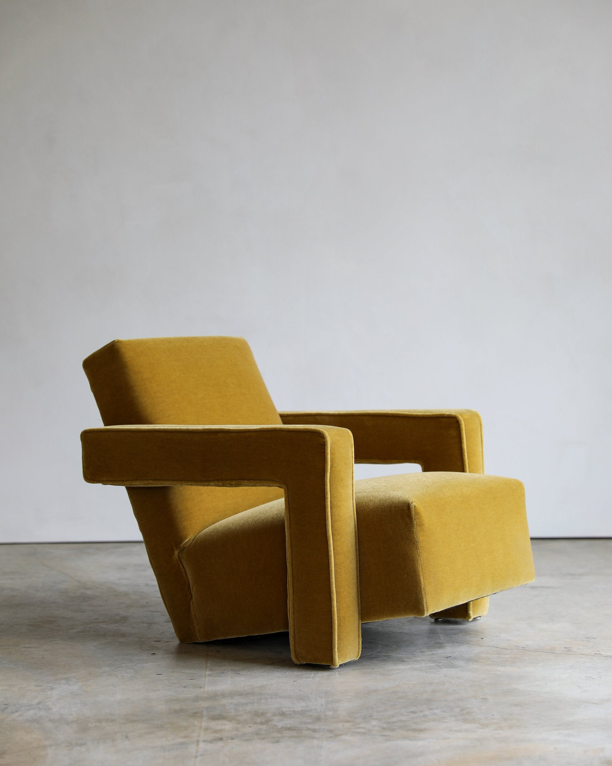 vintage Gerrit Rietveld Utrecht chair for Cassina in golden mohair fabric