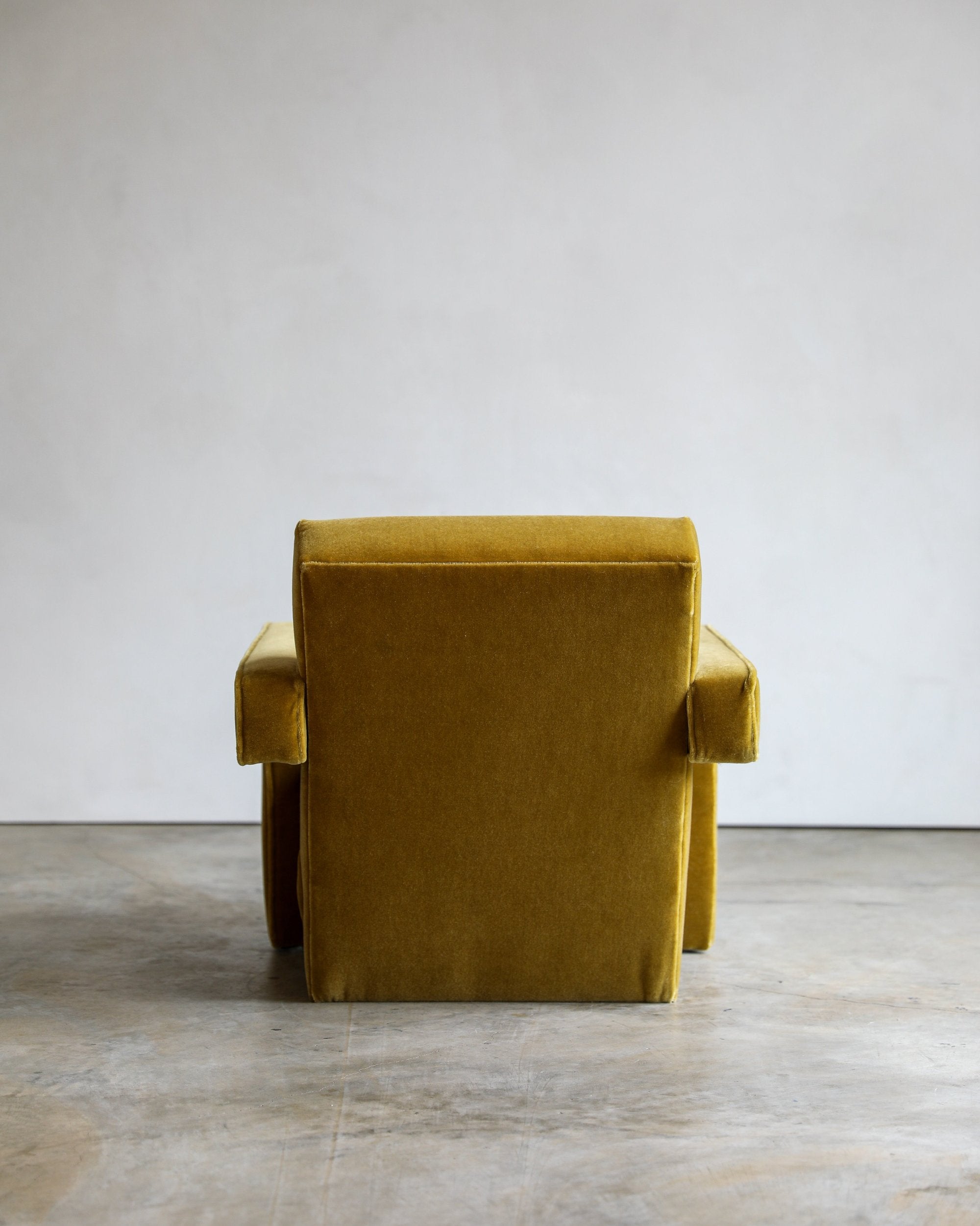 vintage Gerrit Rietveld Utrecht chair for Cassina in golden mohair fabric back view